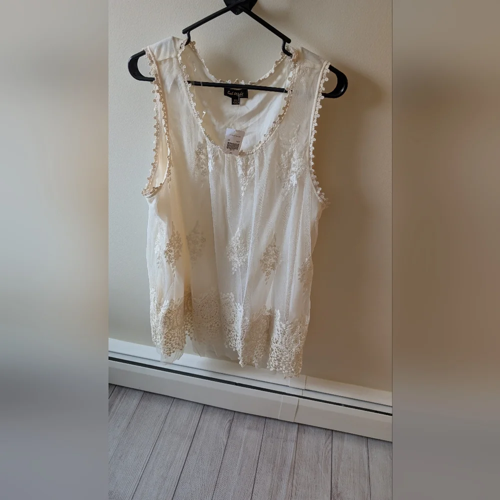 NWT Cal Style boho lace feminine embroidered cream sleeveless blouse. size 2XL. - Picture 2 of 9